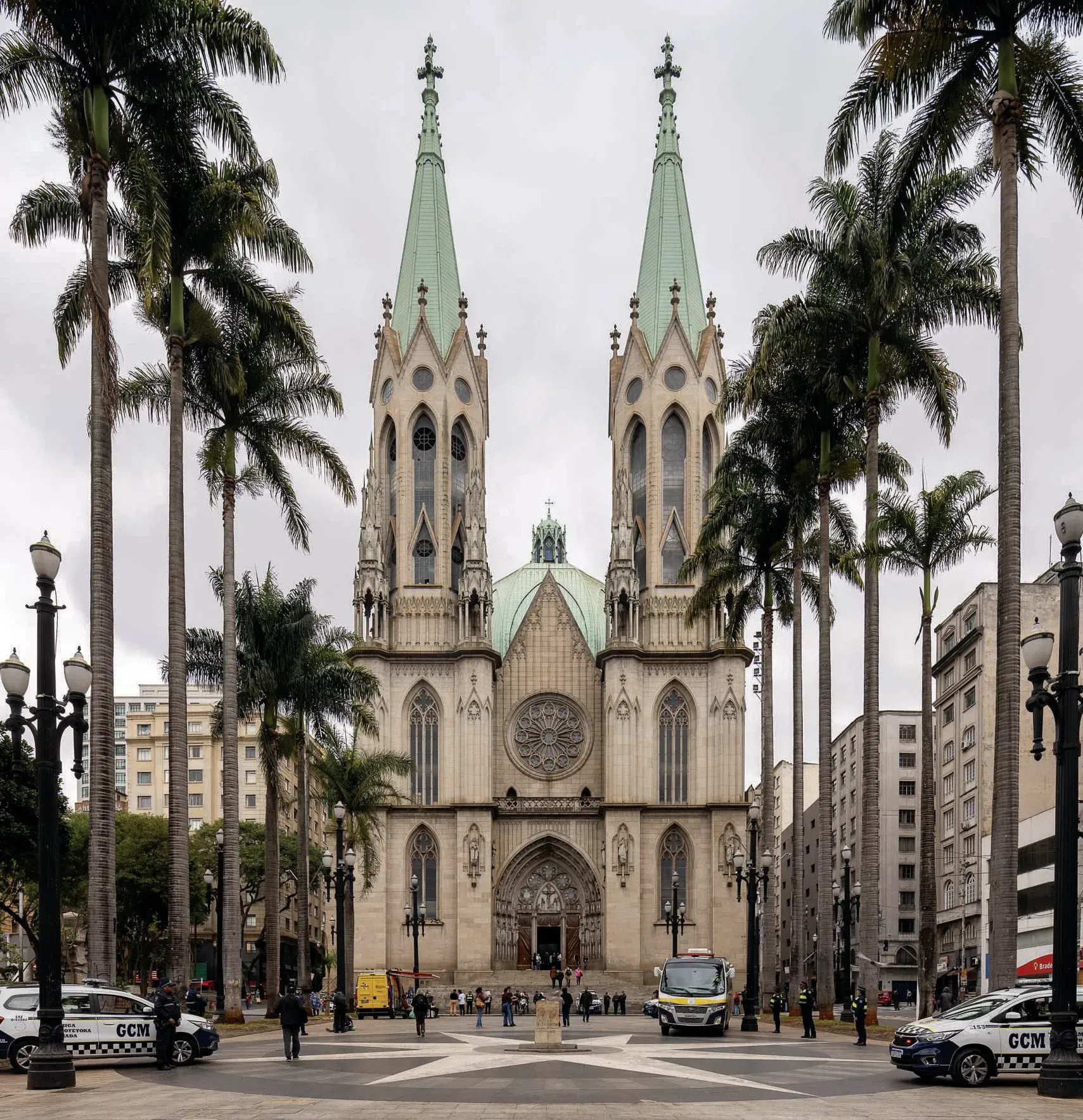 Catedral Metropolitana Nossa Senhora da Assunção e São Paulo